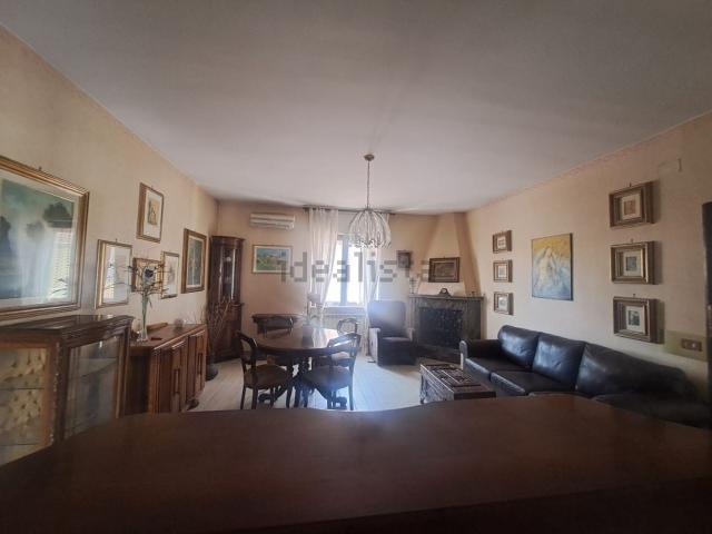 Appartamento in vendita a Osteria del Curato, Roma Capitale