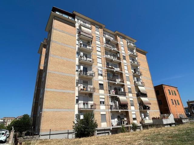 Appartamento in vendita a Nicolosi, Latina