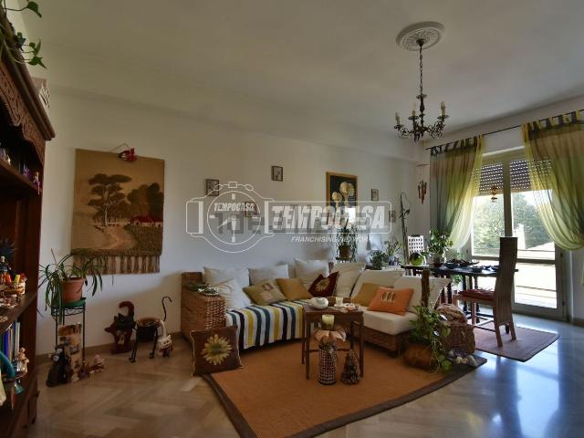 Appartamento in vendita a Tolentino, Macerata