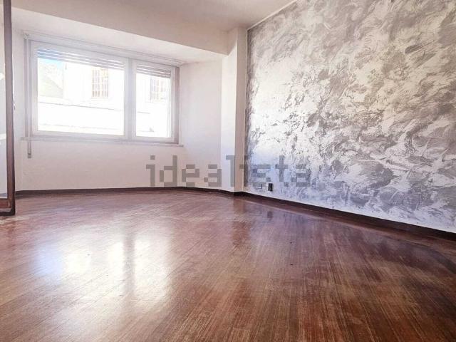 Appartamento in vendita a Carrara, Toscana