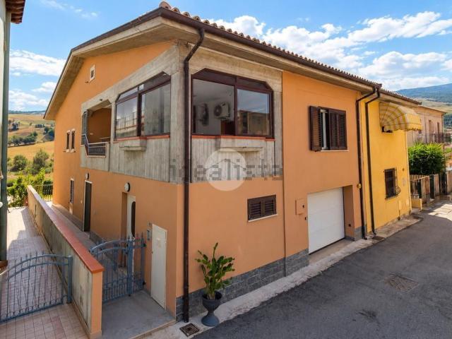 Appartamento in vendita a Casoli di Atri, Atri