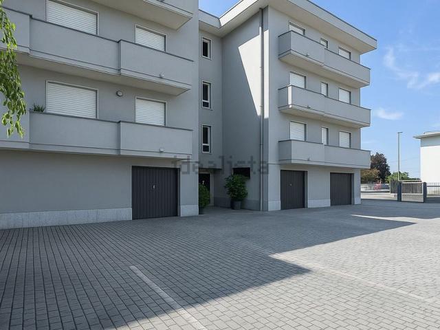 Appartamento in vendita a Casnate con Bernate, Casnate