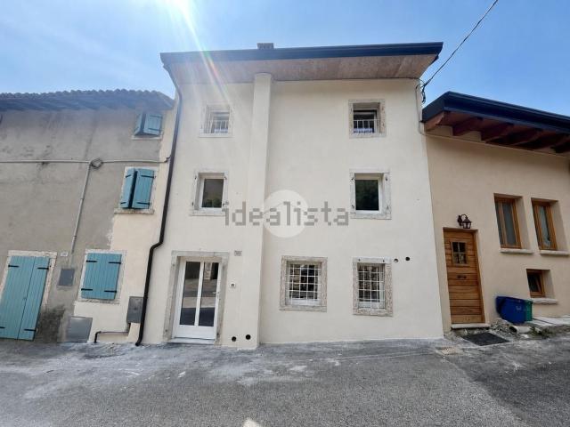 Appartamento in vendita a Rubiana, Caprino Veronese