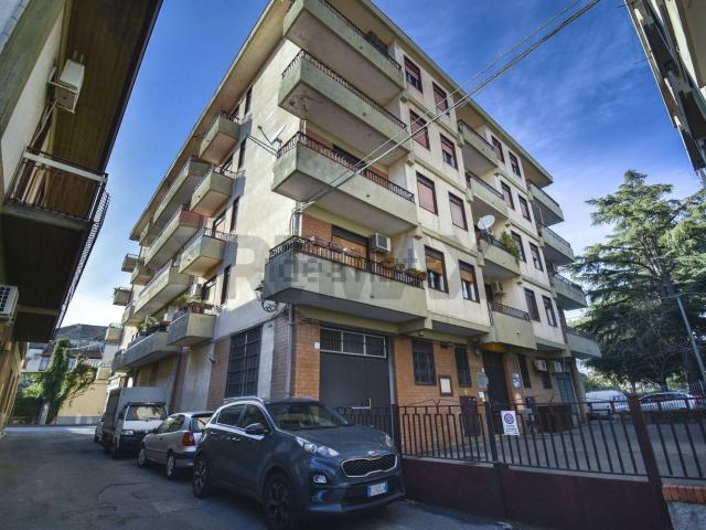 Appartamento in vendita a Viagrande, Catania
