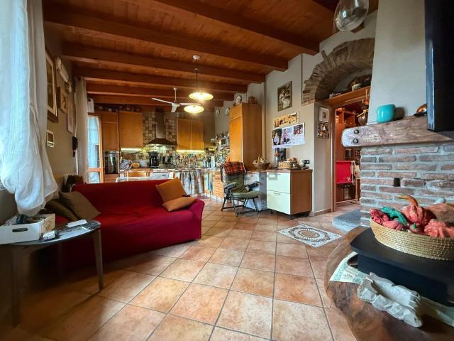 Appartamento in vendita a Torricella, Erba
