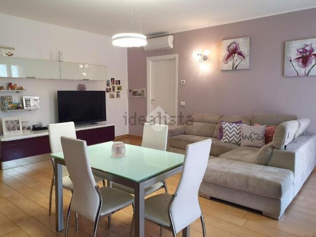 Appartamento in vendita a Robecco Sul Naviglio, Lombardia