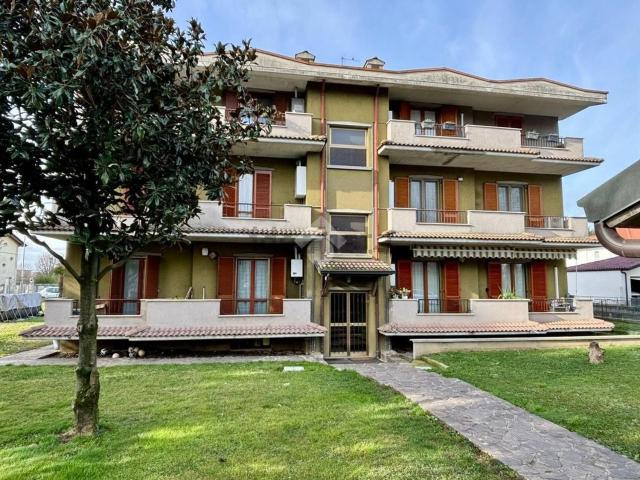 Appartamento in vendita a Castel Rozzone, Bergamo