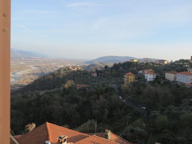 Appartamento in vendita a Vezzano Inferiore, Vezzano Ligure