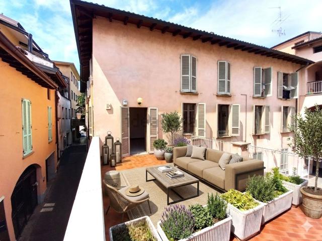 Appartamento in vendita a Treviglio, Lombardia