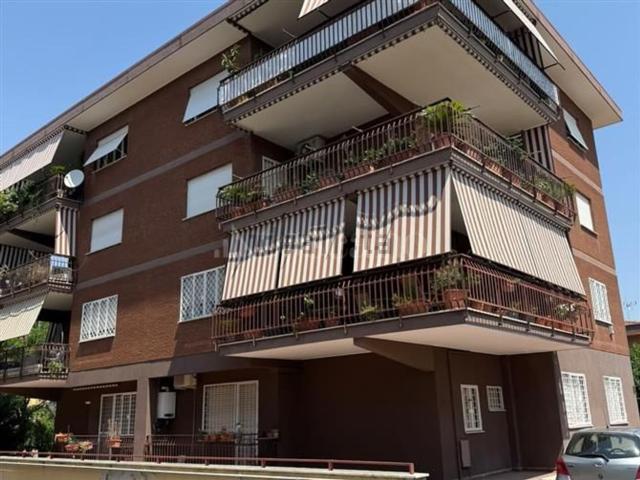 Appartamento in vendita a Morena, Roma