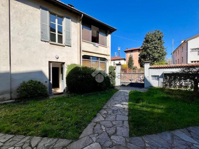 Appartamento in vendita a Giubiano, Varese