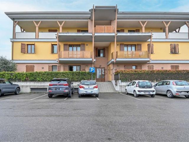 Appartamento in vendita a Romano Di Lombardia, Lombardia