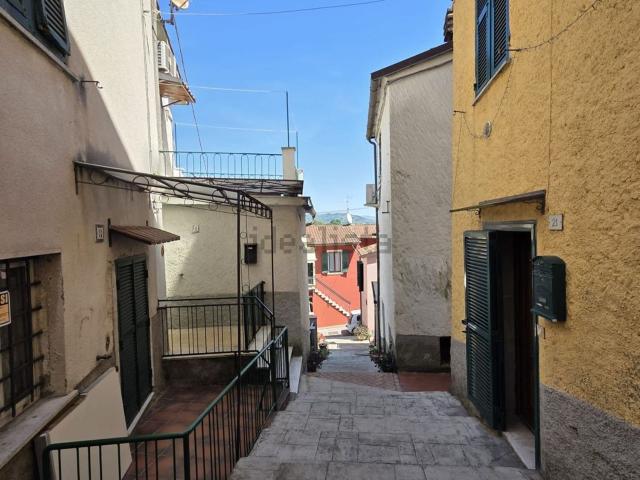 Appartamento in vendita a Follo, Liguria