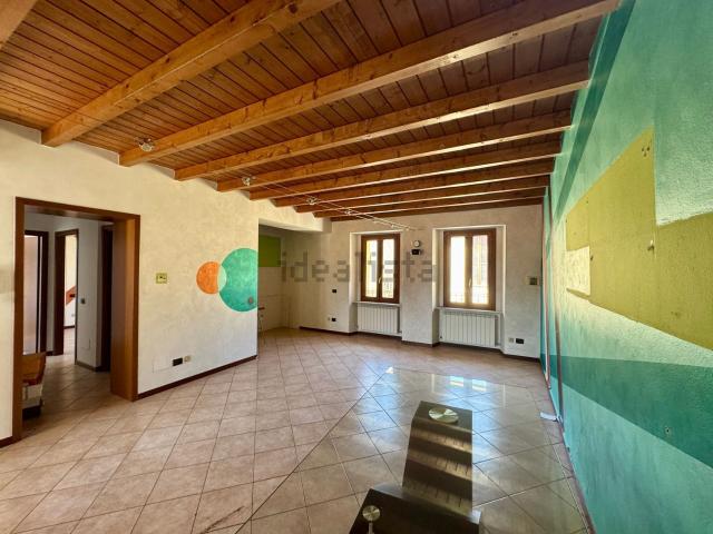 Appartamento in vendita a Castelverde, Lombardia