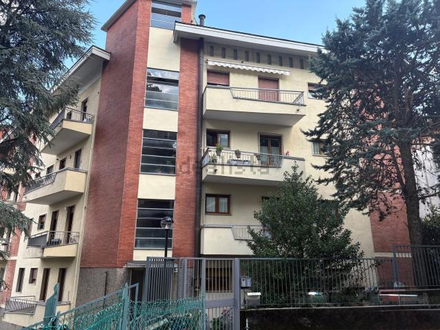 Appartamento in vendita a Biumo Superiore, Varese