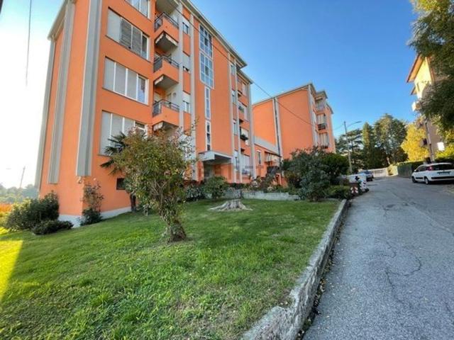 Appartamento in vendita a Biumo Superiore, Varese