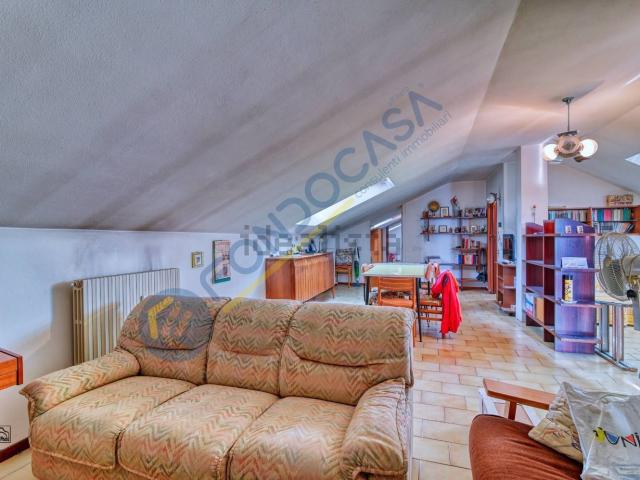 Appartamento in vendita a Varedo, Lombardia