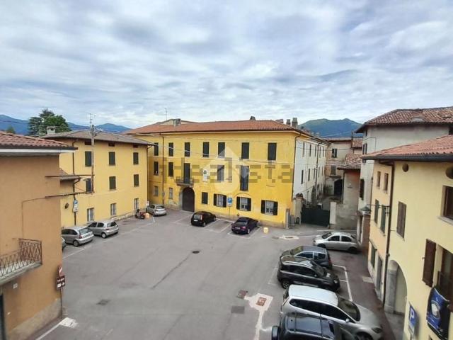 Appartamento in vendita a Rogeno, Lombardia
