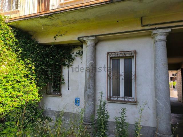 Appartamento in vendita a Carnago, Lombardia