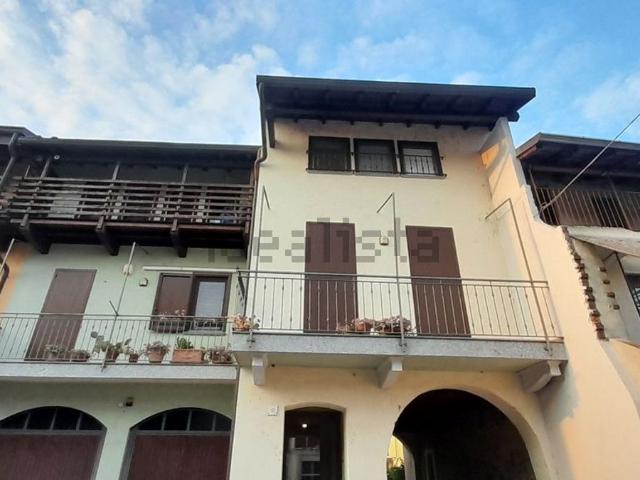 Appartamento in vendita a Cameri, Novara