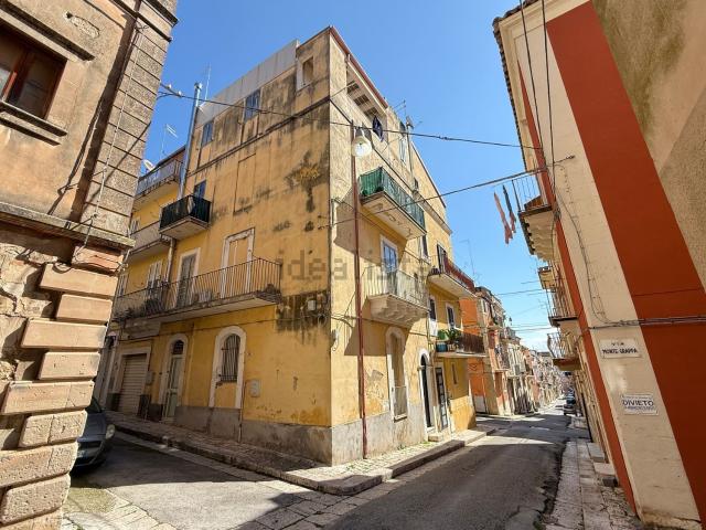 Appartamento in vendita a Cappuccini, Ragusa