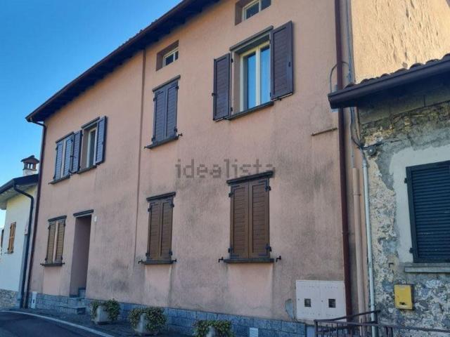 Appartamento in vendita a Solto Collina, Lombardia