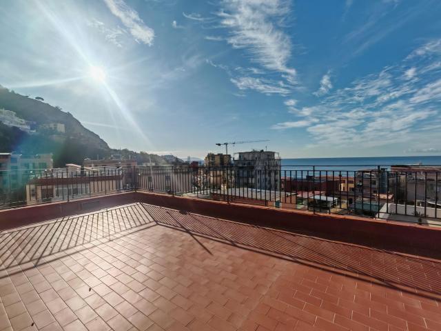 Appartamento in vendita a Pisciarelli, Pozzuoli