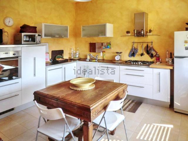 Appartamento in vendita a Vezzano Ligure, Liguria