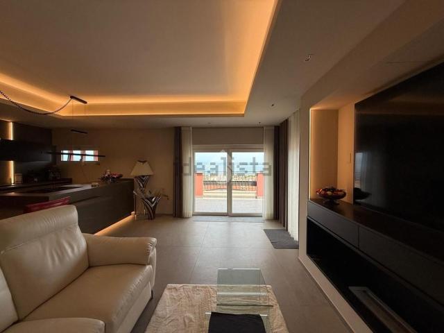 Appartamento in vendita a Desenzano Del Garda, Lombardia