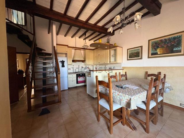 Appartamento in vendita a Lecchi, Toscana
