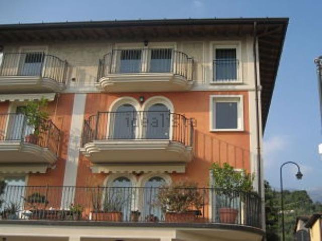 Attico in vendita a Comunità Montana Parco Alto Garda bresciano, Gardone Riviera