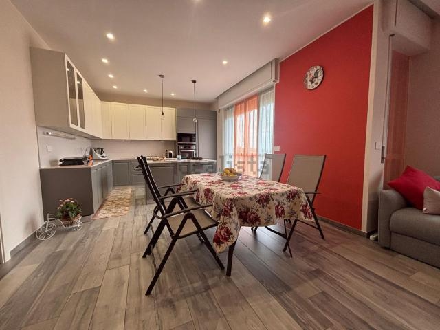 Appartamento in vendita a Maccio, Villa Guardia
