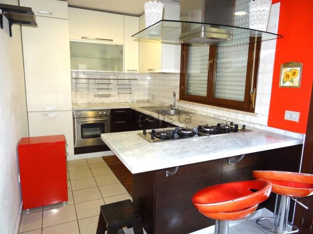 Appartamento in vendita a Borgo Molino, Senigallia