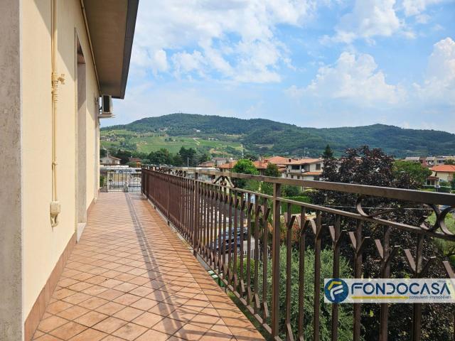 Appartamento in vendita a Grumello Del Monte, Lombardia