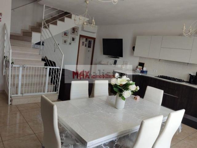 Appartamento in vendita a Pesaro, Pesaro E Urbino