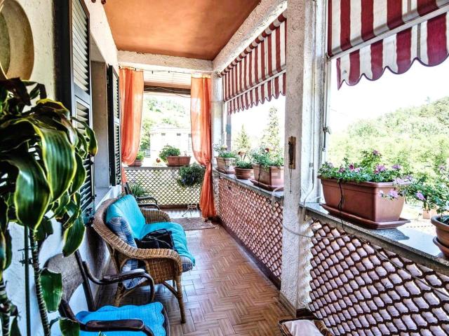 Appartamento in vendita a Follo, Liguria