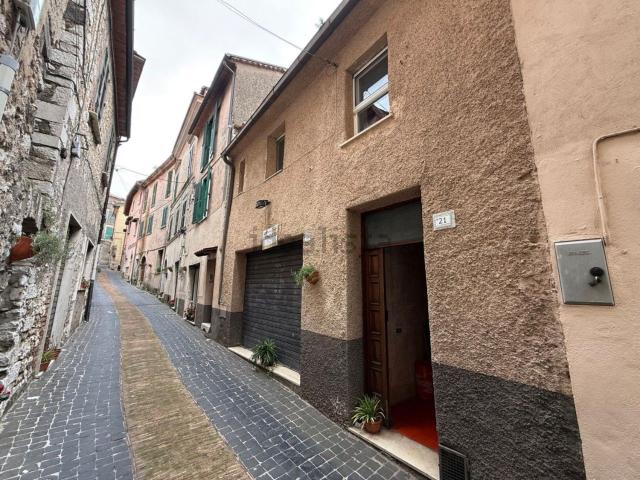 Appartamento in vendita a Morolo, Lazio