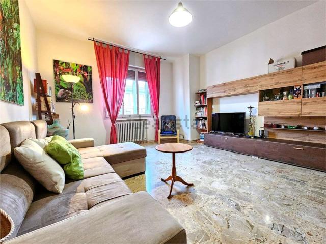 Appartamento in vendita a Modena, Cittadella