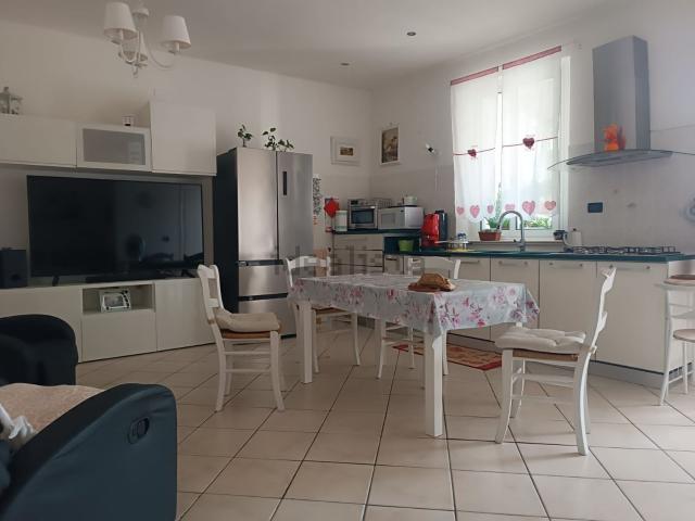 Appartamento in vendita a Collesalvetti, Toscana