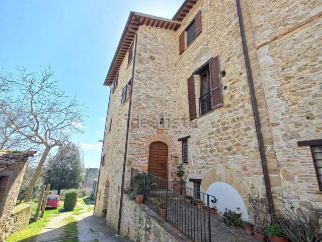 Appartamento in vendita a Colpetrazzo, Umbria