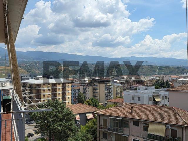 Appartamento in vendita a Città 2000, Calabria