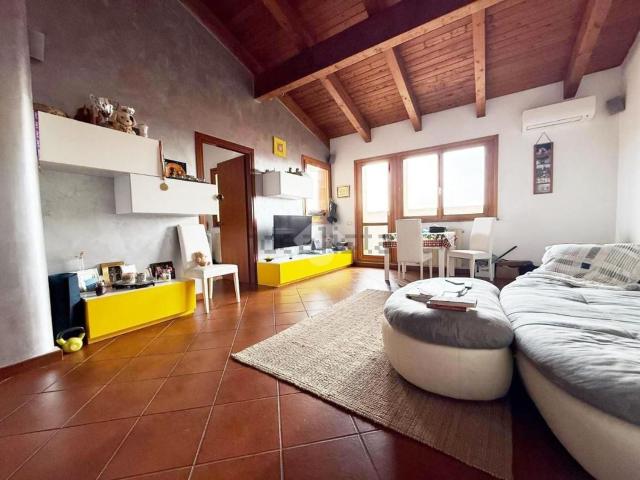 Appartamento in vendita a Gerenzano, Varese