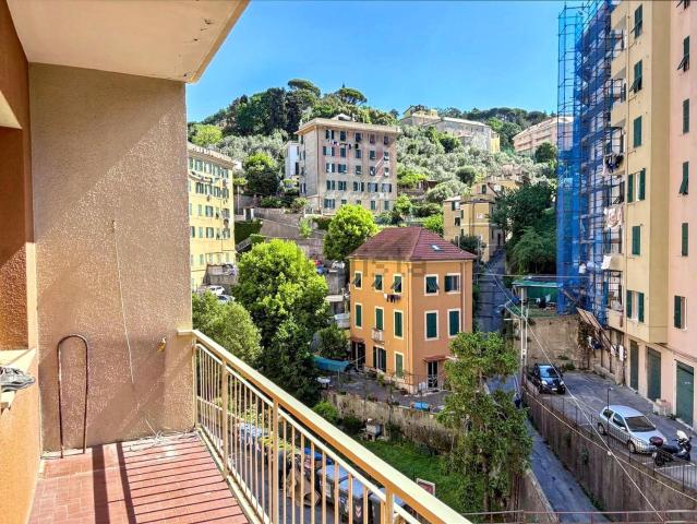 Appartamento in vendita a Chiappeto, Genova