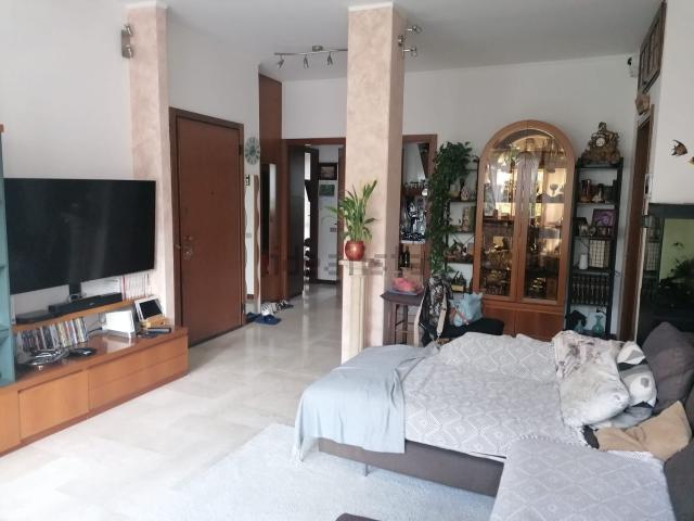 Appartamento in vendita a Velate, Varese