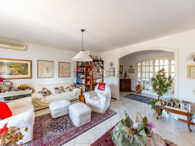 Appartamento in vendita a Rescaldina, Milano