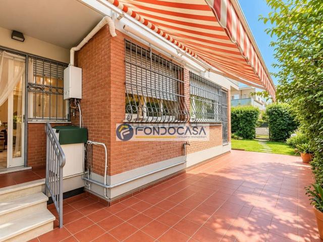 Appartamento in vendita a Zecca, Massa
