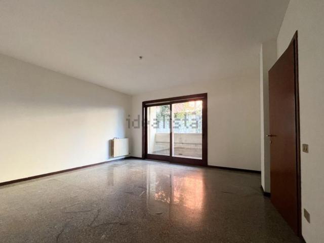 Appartamento in vendita a Castrezzato, Lombardia
