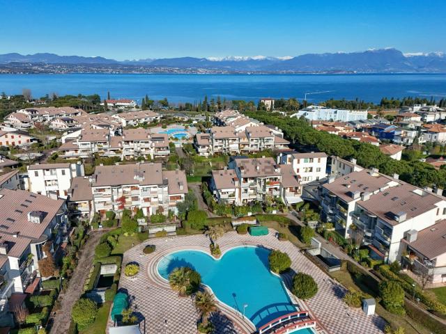Appartamento in vendita a Sirmione, Lombardia