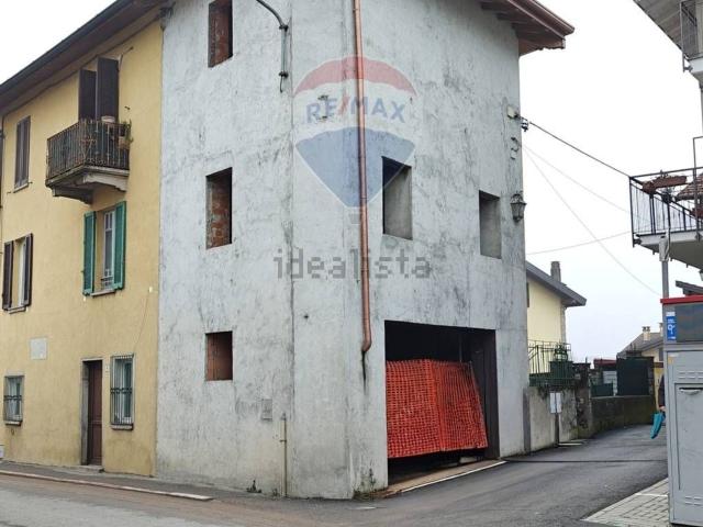 Appartamento in vendita a Bregano, Lombardia