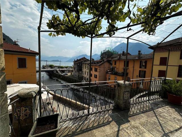 Appartamento in vendita a Argegno, Lombardia